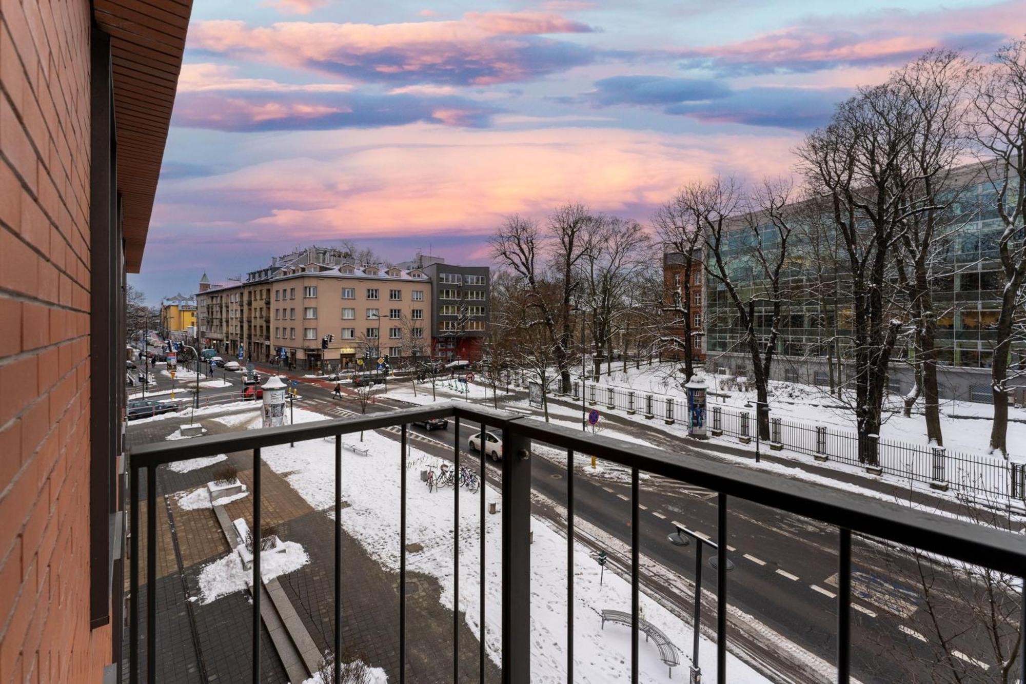 Modern Ii With Free Underground Parking Apartment Krakau